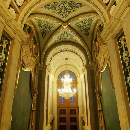 Deminka Palace Отель 4*