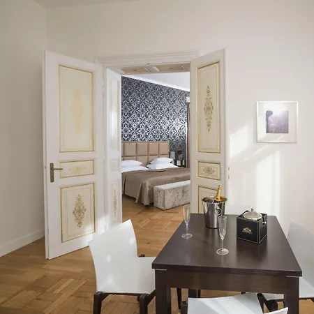 Deminka Palace Отель Прага