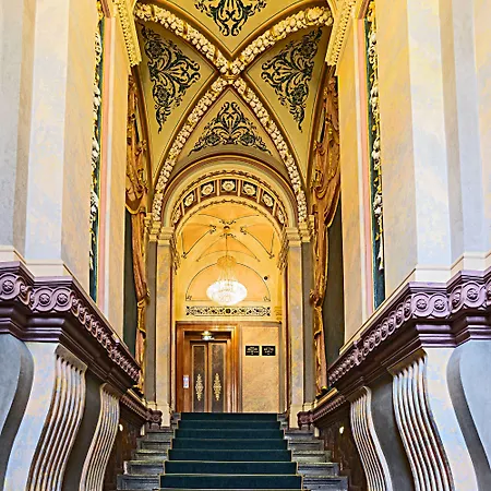 Deminka Palace מלון פראג