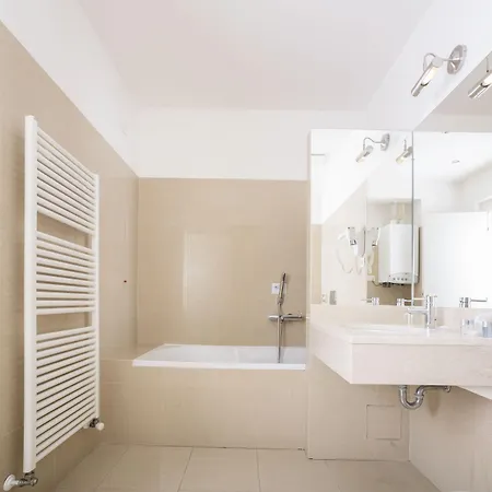 Hotel Deminka Palace 4*