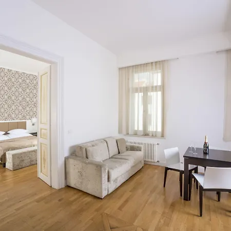 Deminka Palace Hotel
