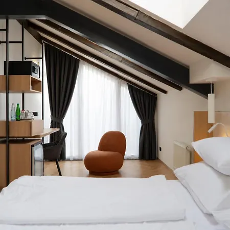 Deminka Palace Hotel 4*