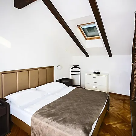 Deminka Palace 4* Prague