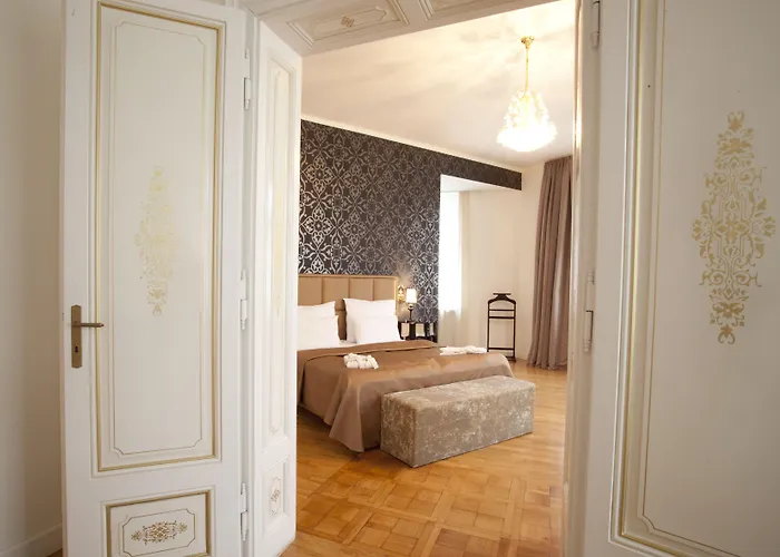 Hotel Deminka Palace 4*