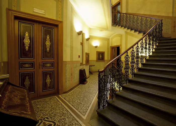 Hotel Deminka Palace