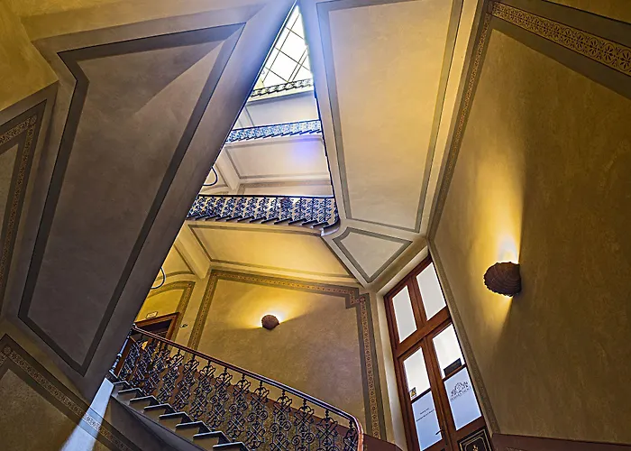 Deminka Palace Hotell