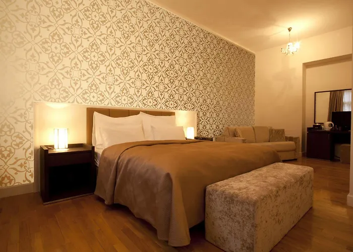 Deminka Palace Hotel