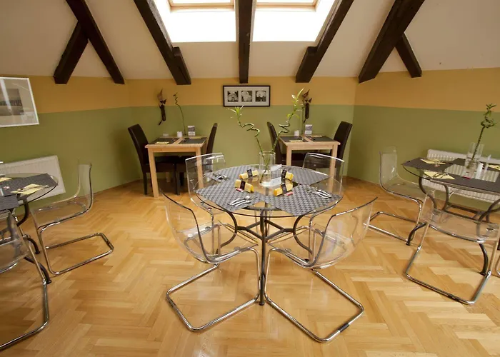 Hotel Deminka Palace