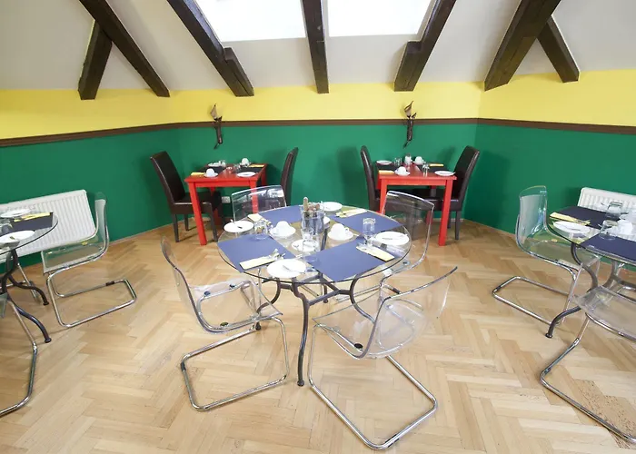 Deminka Palace Hotel 4*