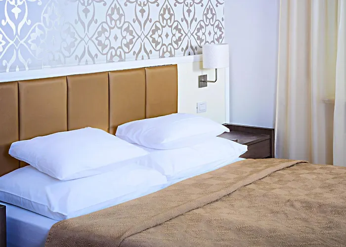 Deminka Palace Hotell