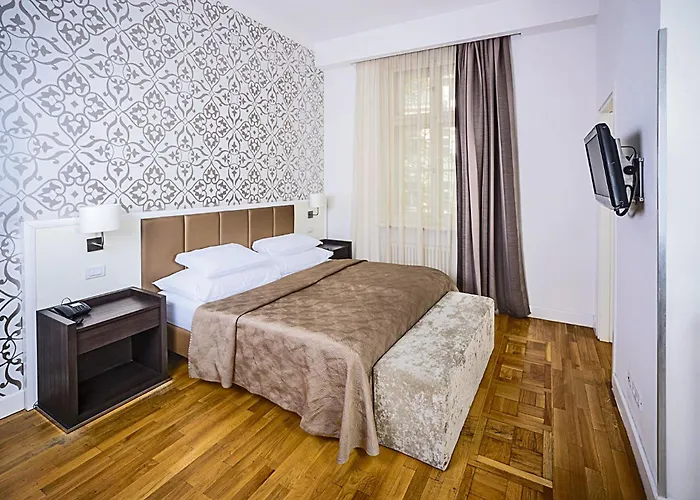 Deminka Palace Hotel