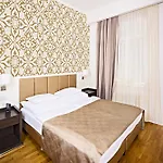 Hotel Deminka Palace