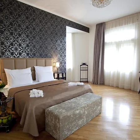 Deminka Palace Отель 4*