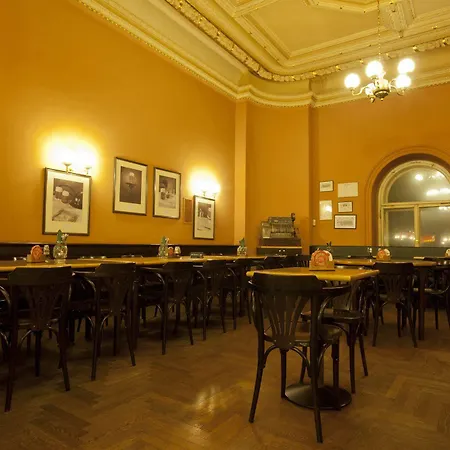 Deminka Palace Прага