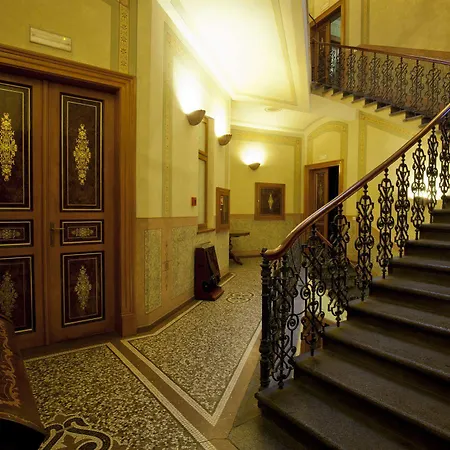 Deminka Palace Отель