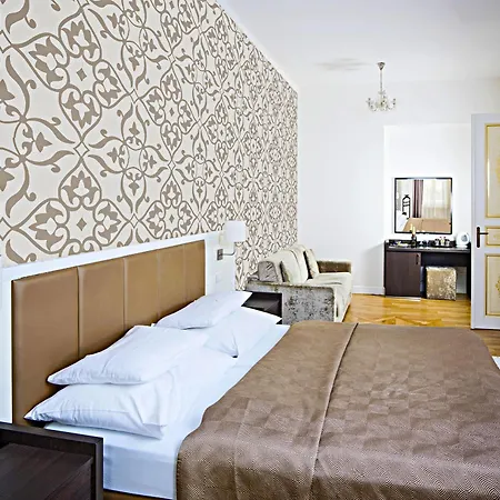 Deminka Palace Отель Прага