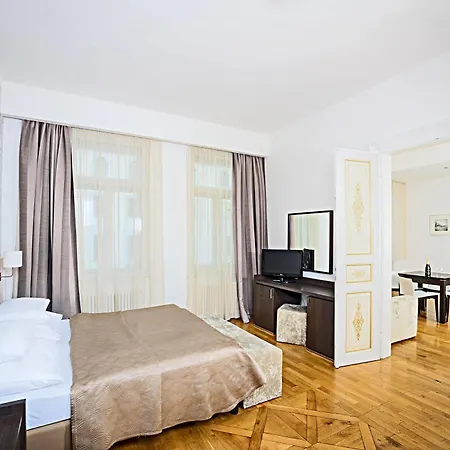 Deminka Palace 4* Прага