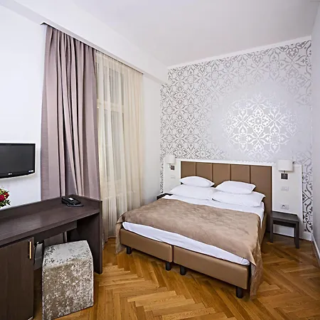 Deminka Palace Прага