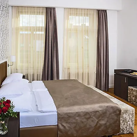 Deminka Palace Отель 4*